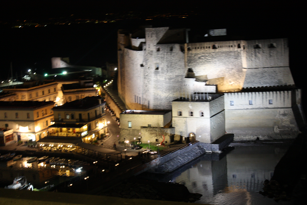 Le immagini di Castel dell'Ovo dalla sala Posillipo del Royal sede del Club